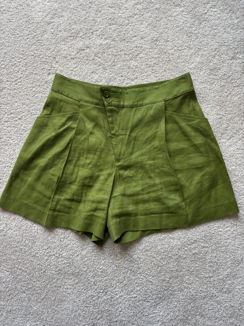 CAbi Traipse Shorts in Avocado Green Linen Blend - Picture 3 of 8